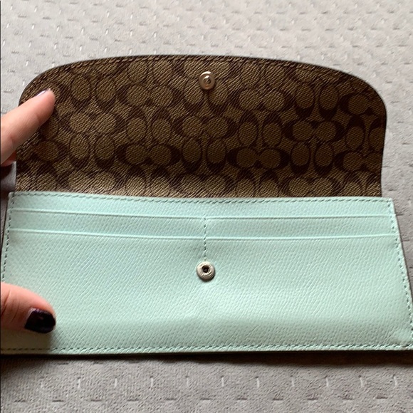 NWOT Slim Coach wallet in minty green - Picture 4 of 6